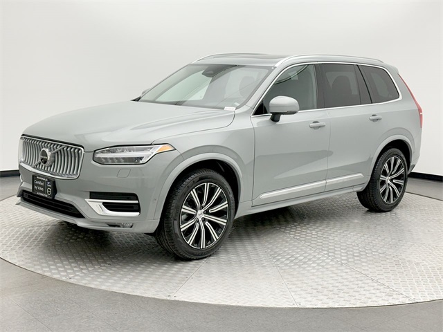 2025 Volvo XC90 Plus's photo