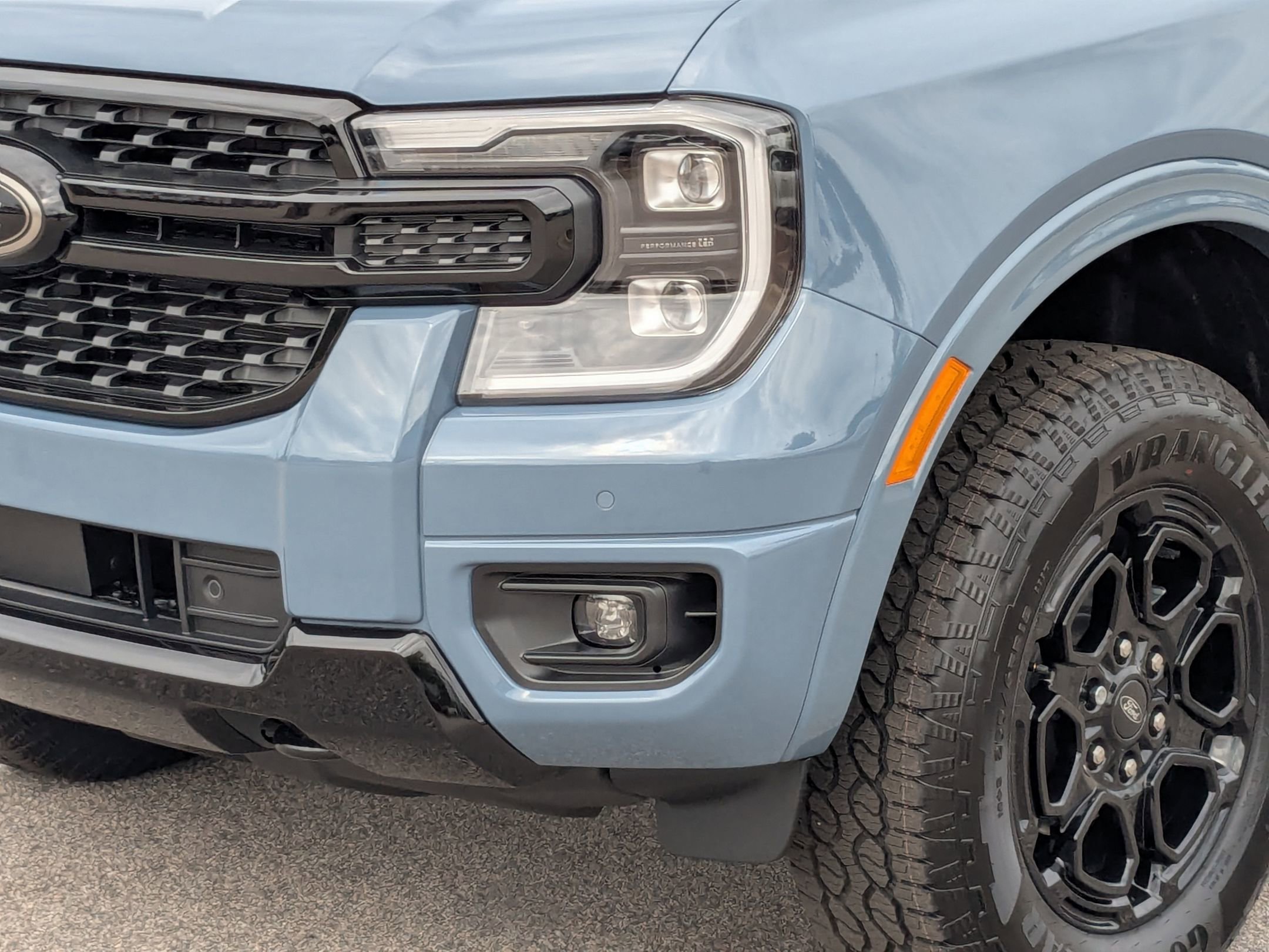 2025 Ford Ranger Lariat photo 2