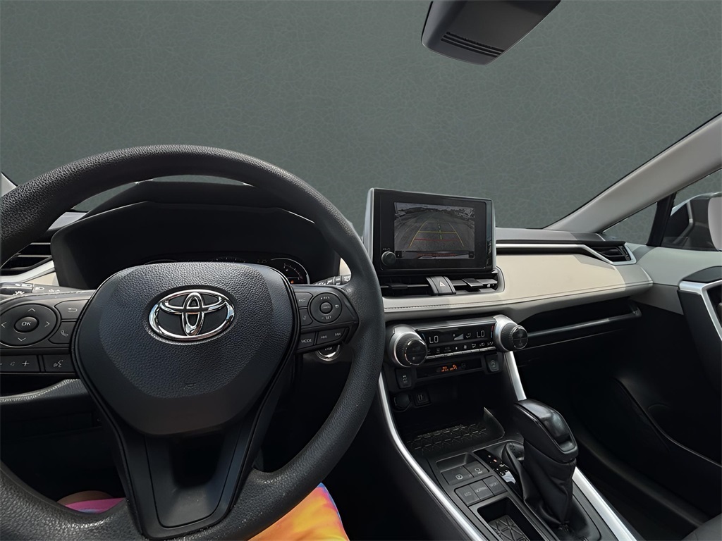 2023 Toyota RAV4 XLE photo 23