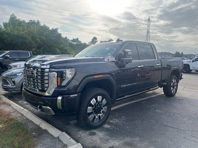 2024 GMC Sierra 2500HD Denali's photo