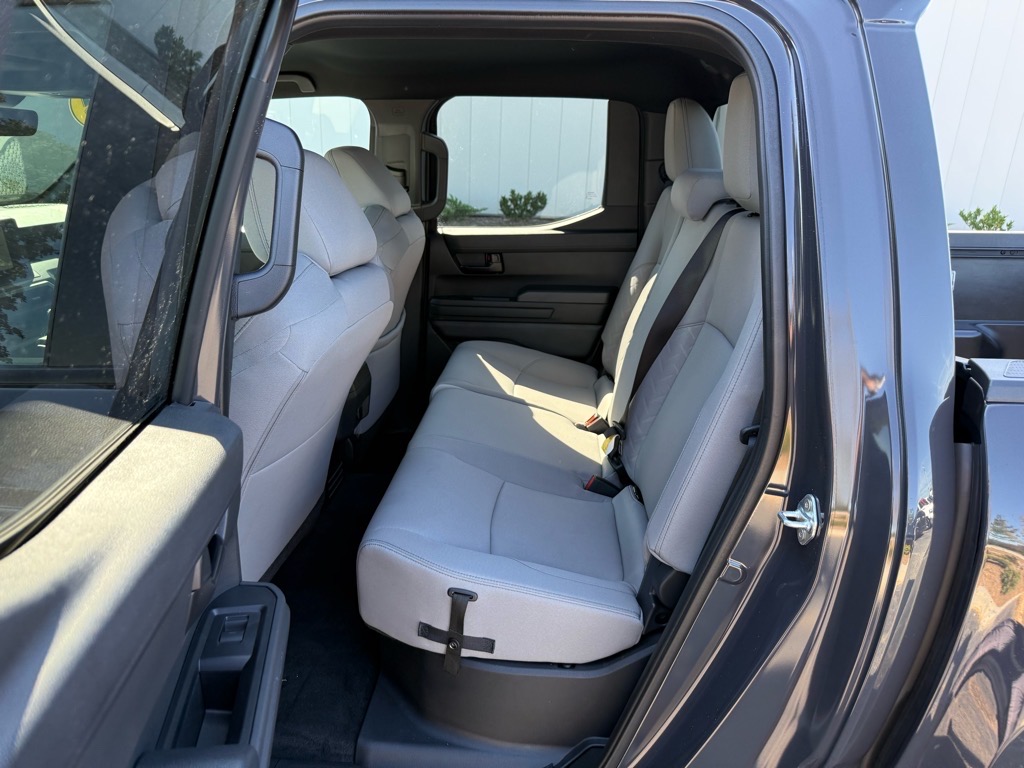 2025 Toyota Tacoma SR5 photo 11