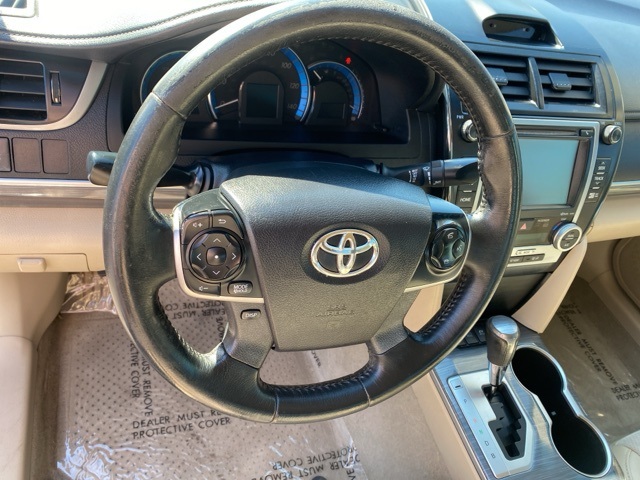 2014 Toyota Camry Hybrid XLE photo 12