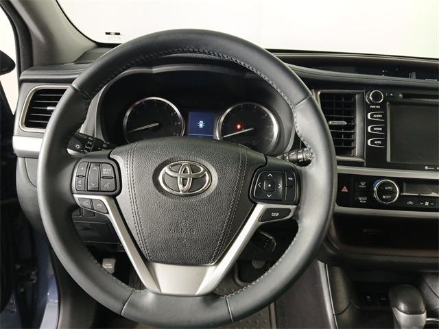 2016 Toyota Highlander LE Plus photo 10