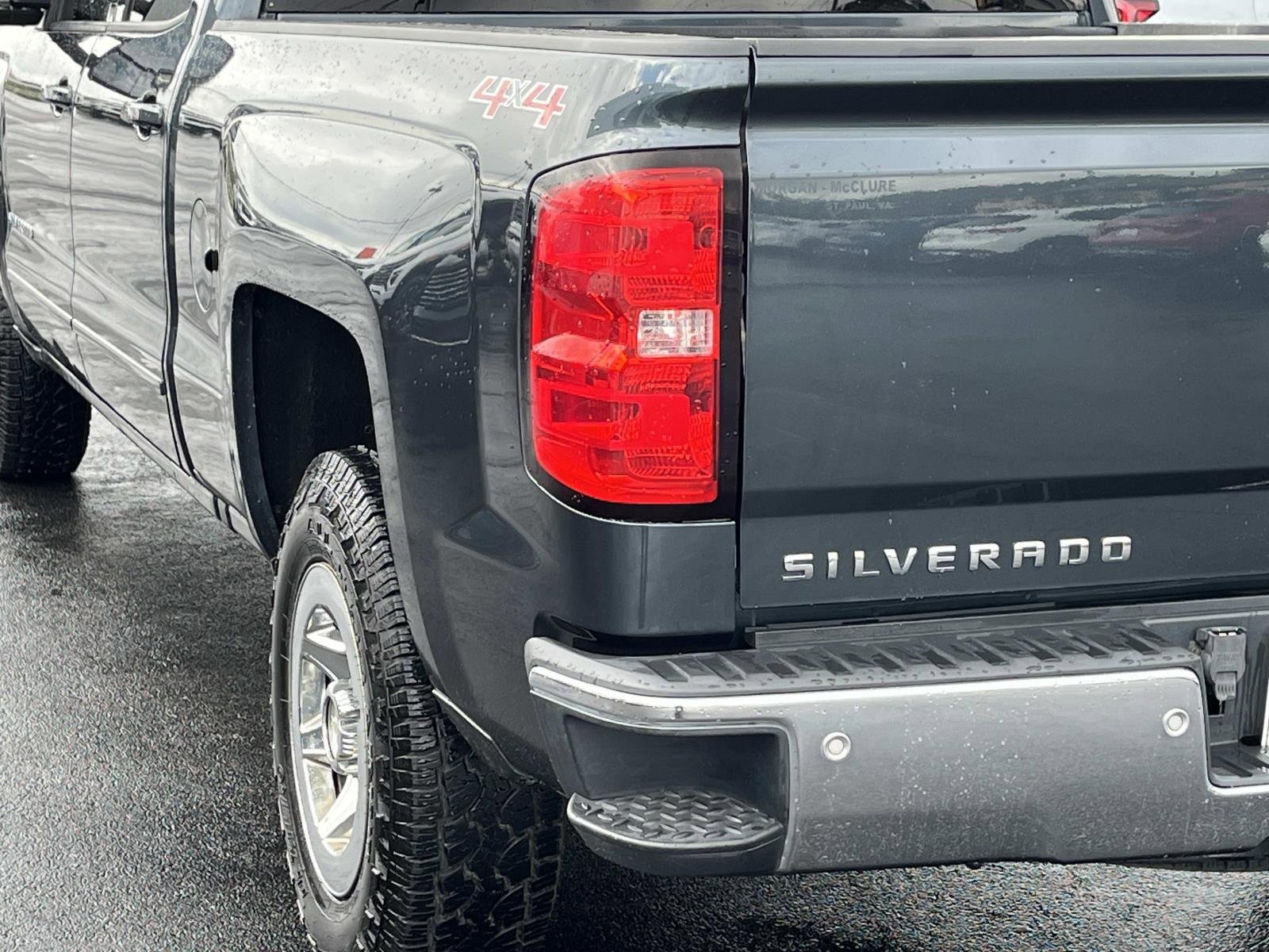 2017 Chevrolet Silverado 1500 LT photo 4