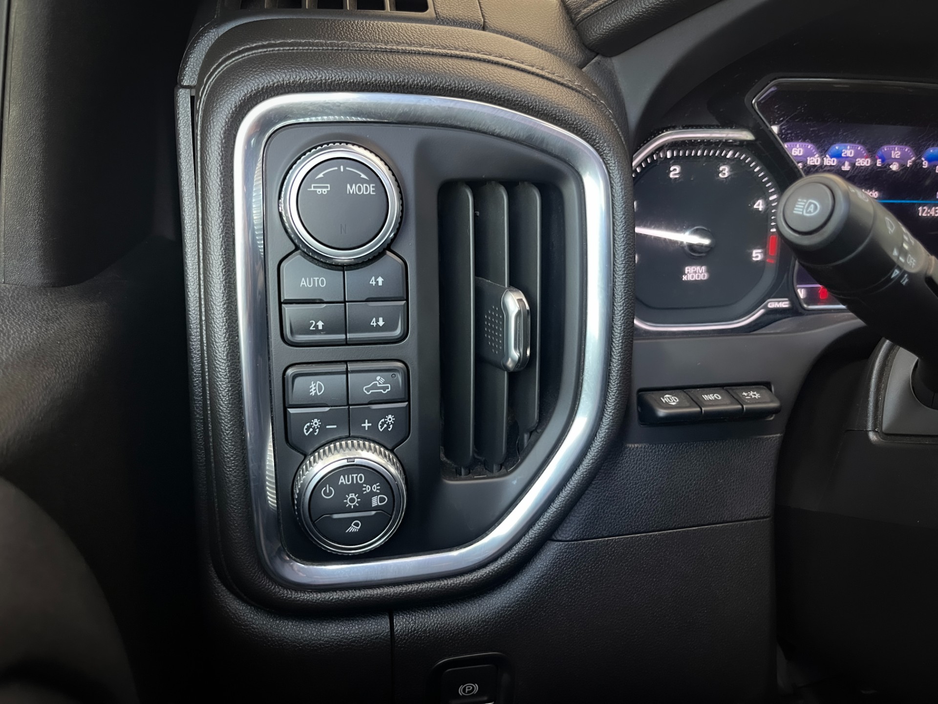 2023 Gmc Sierra 3500 Denali photo 13
