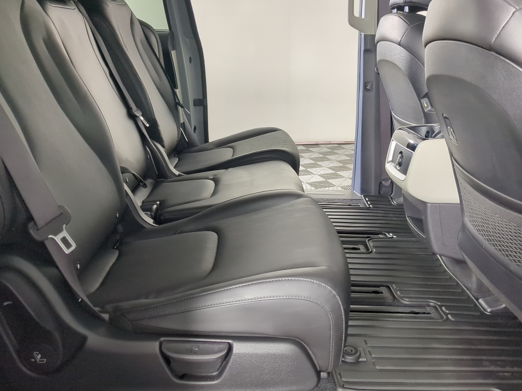 2024 Kia Carnival EX photo 18
