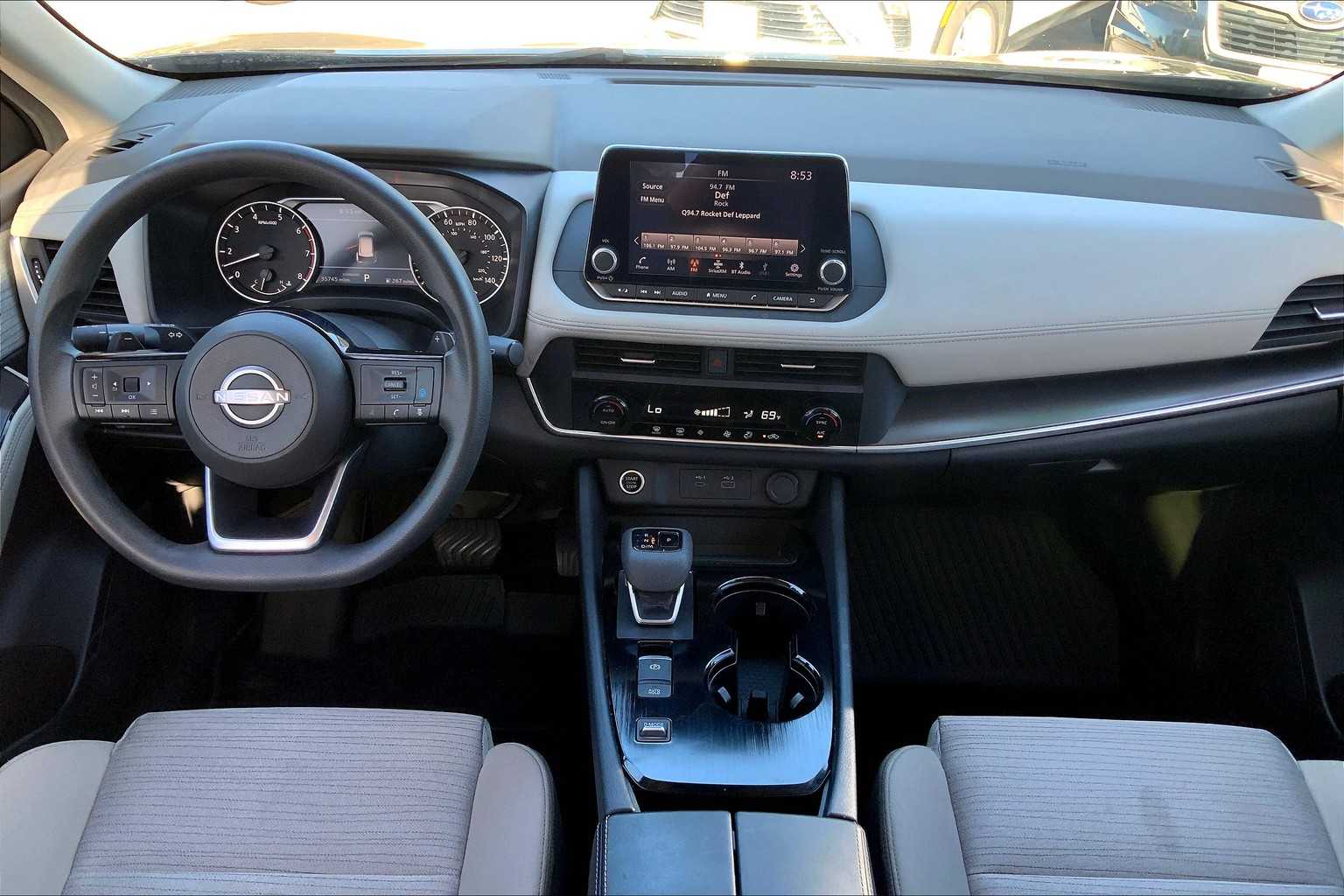2023 Nissan Rogue SV photo 15