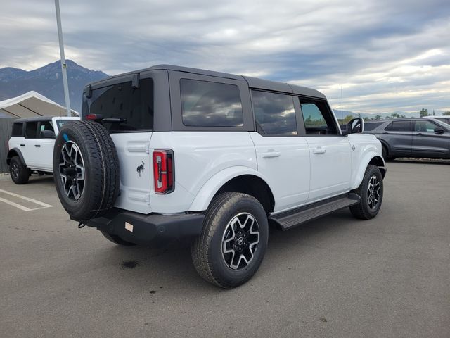 2025 Ford Bronco Outer Banks photo 3
