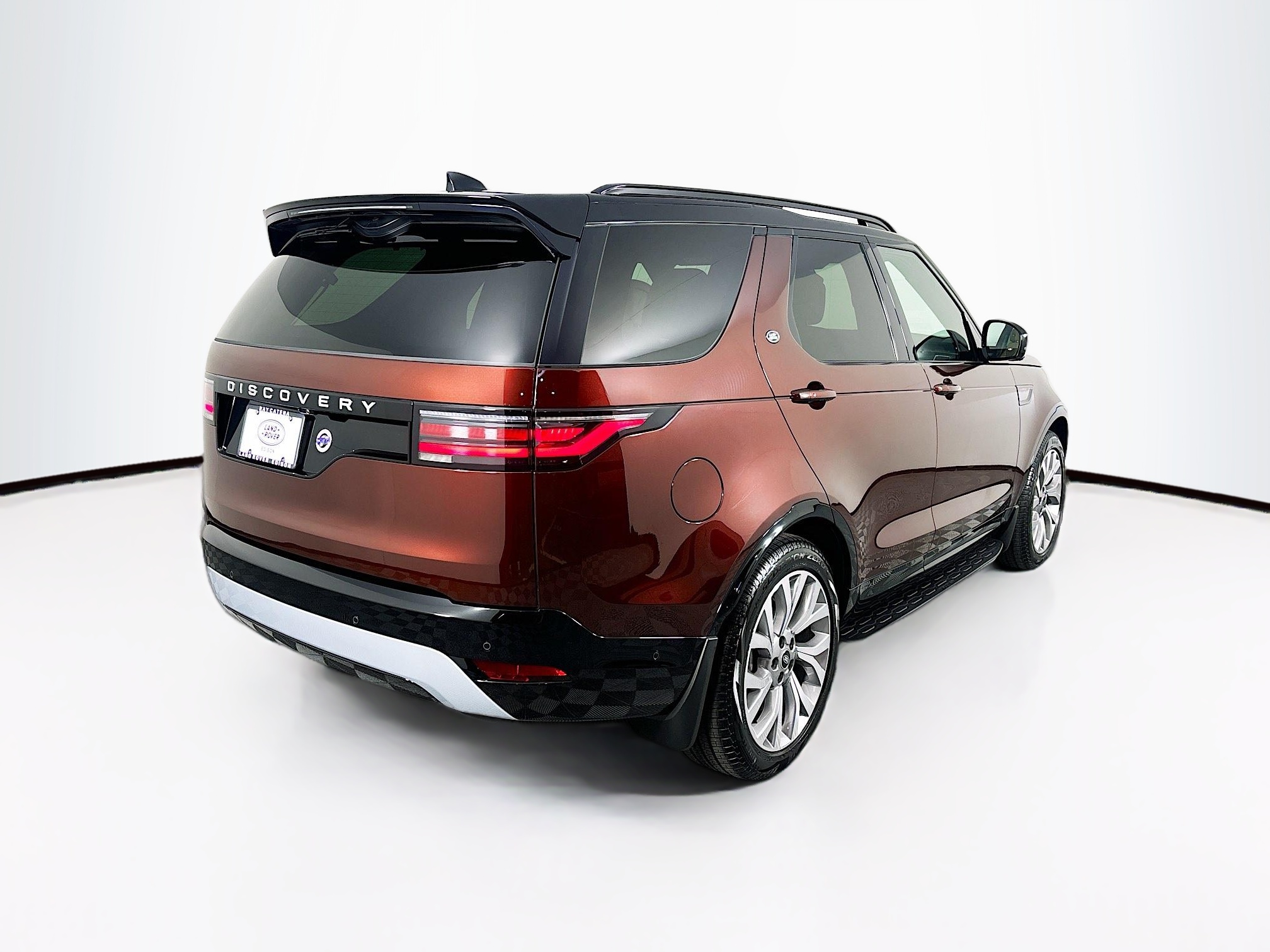 2026 Land Rover Discovery photo 4