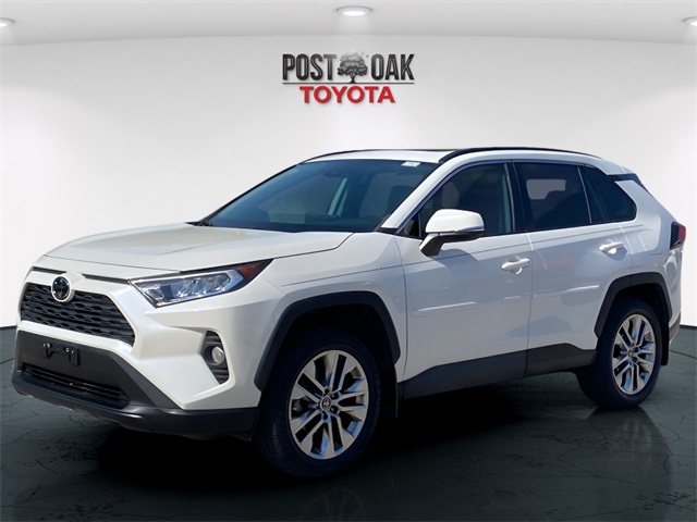 2021 Toyota RAV4 XLE Premium photo 4