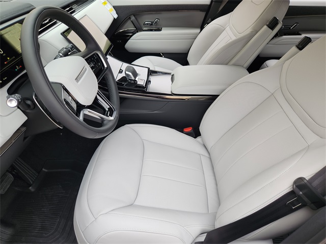 2025 Land Rover Range Rover Sport SE photo 6