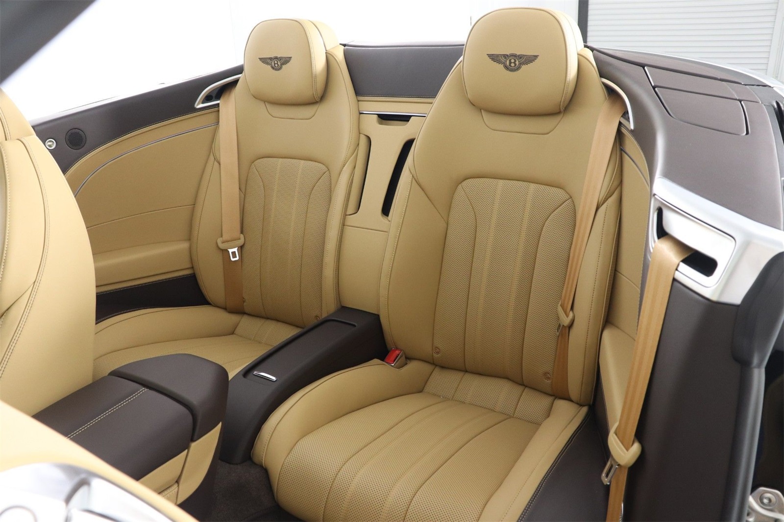 Used 2024 Black Crystal Bentley V8 image 23