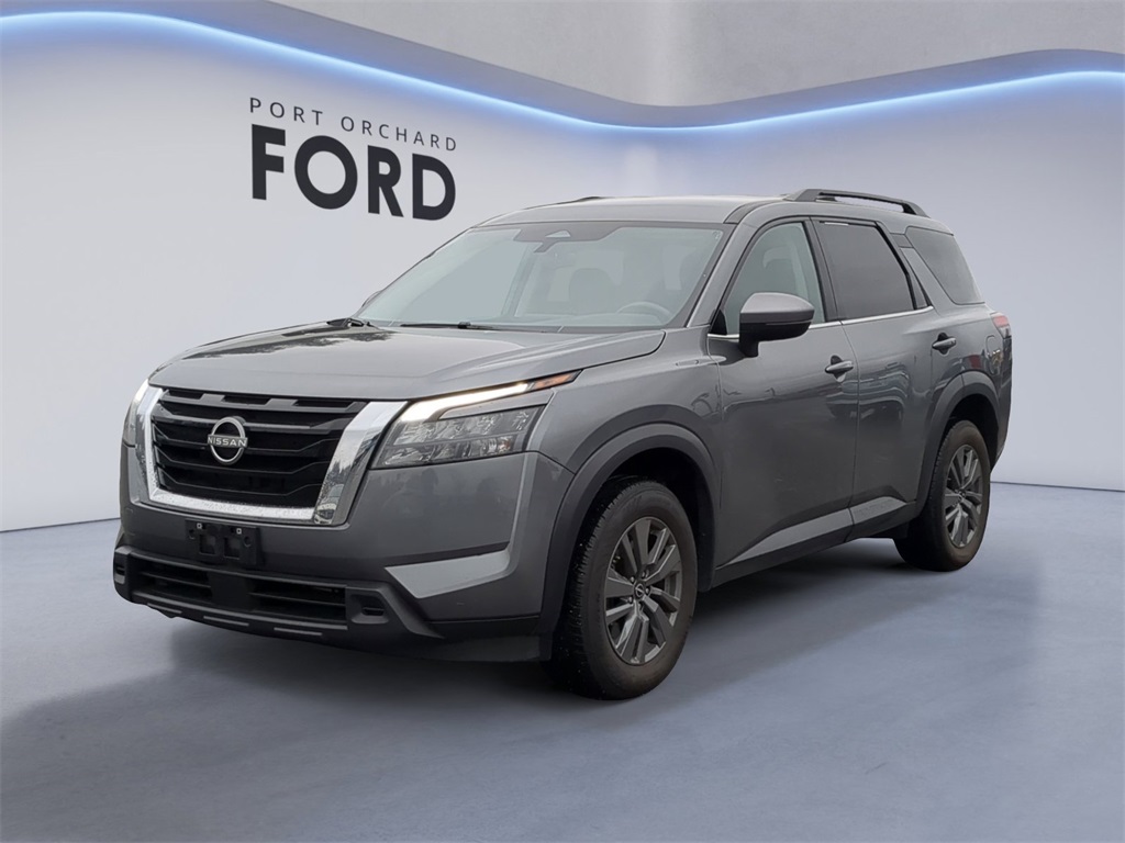 2024 Nissan Pathfinder SV's photo