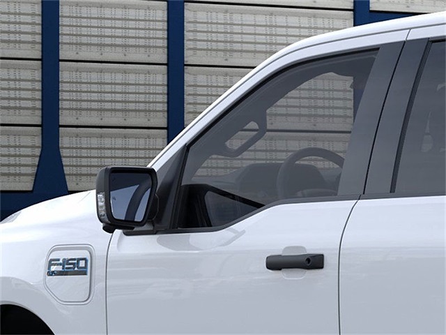 2025 Ford F-150 Lightning XLT photo 16