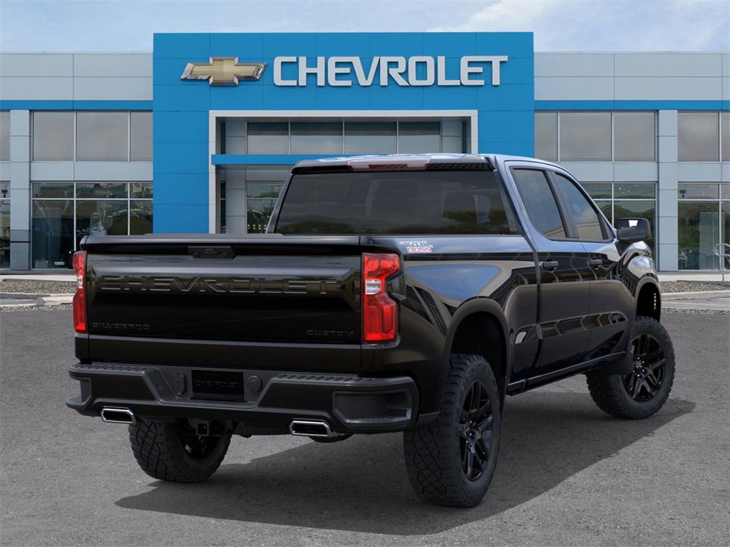 2026 Chevrolet Silverado 1500 Custom Trail Boss photo 3