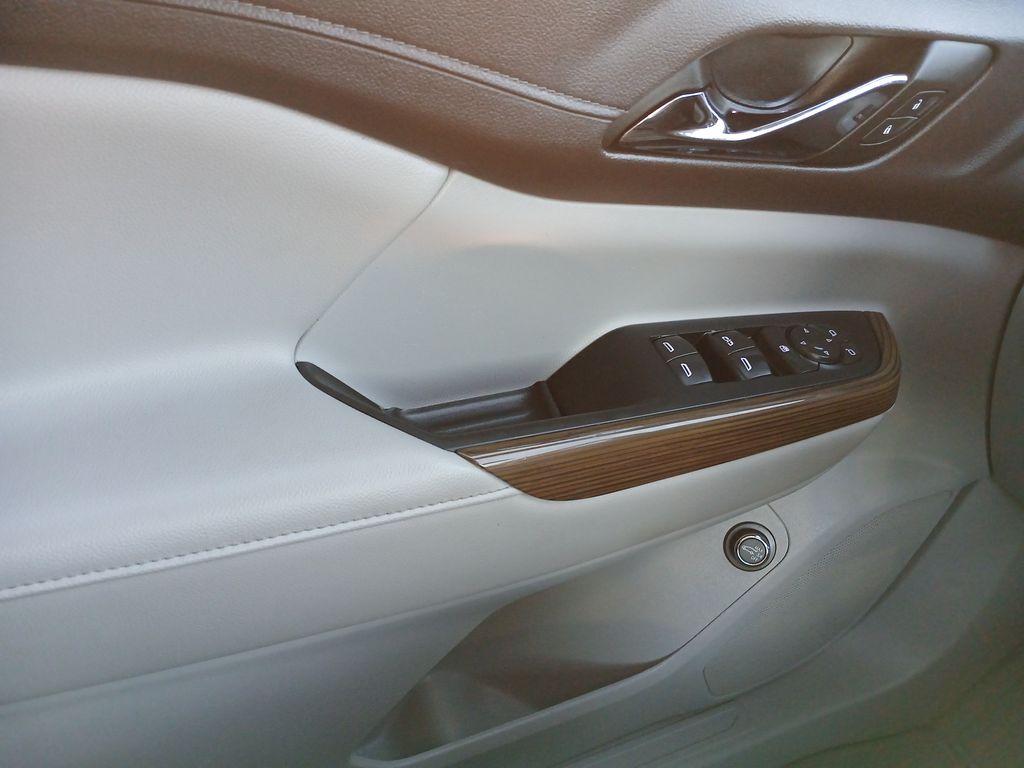 2023 Gmc Acadia SLE photo 18