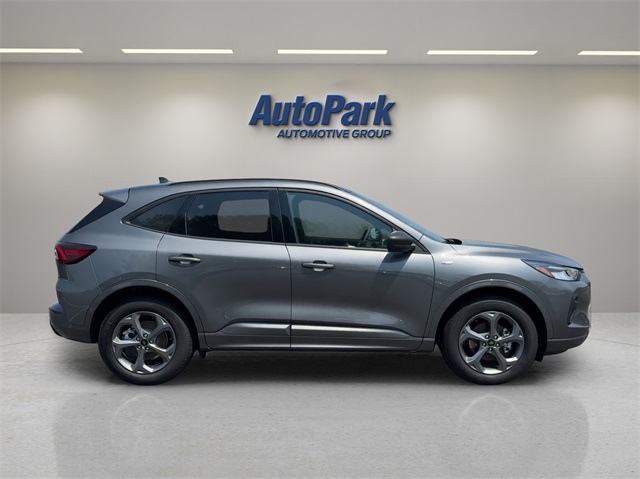 2024 Ford Escape ST-Line photo 8