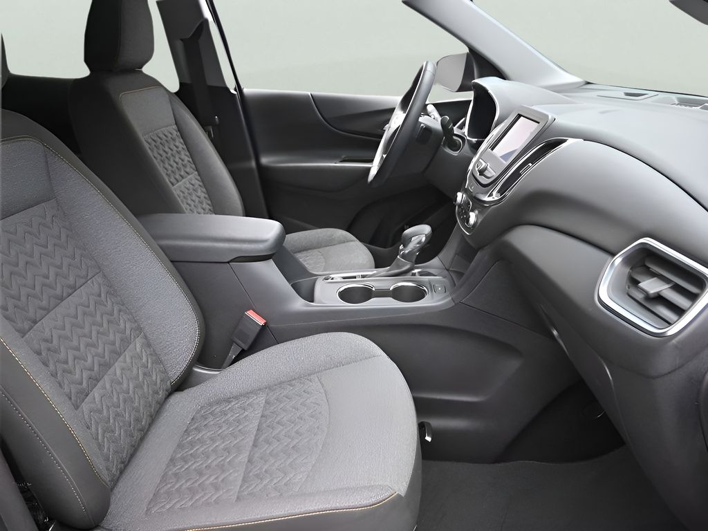 2024 Chevrolet Equinox LT photo 12