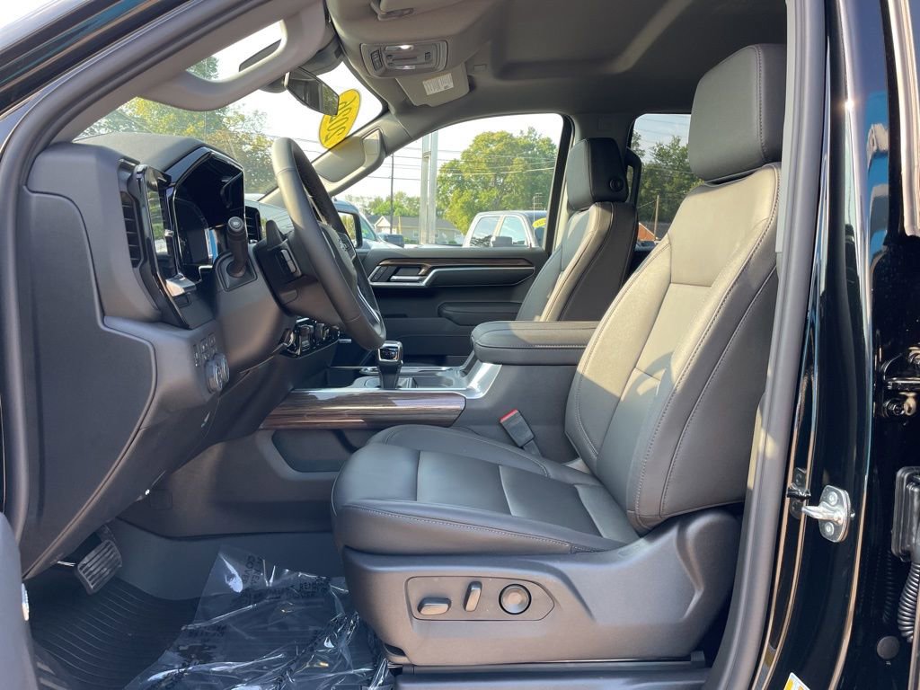 2026 Chevrolet Silverado 1500 RST photo 3