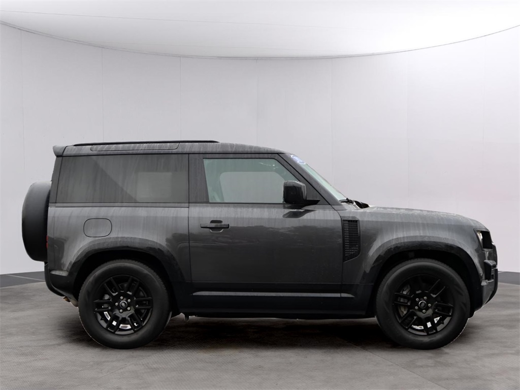 2024 Land Rover Defender 90 X-Dynamic SE photo 4