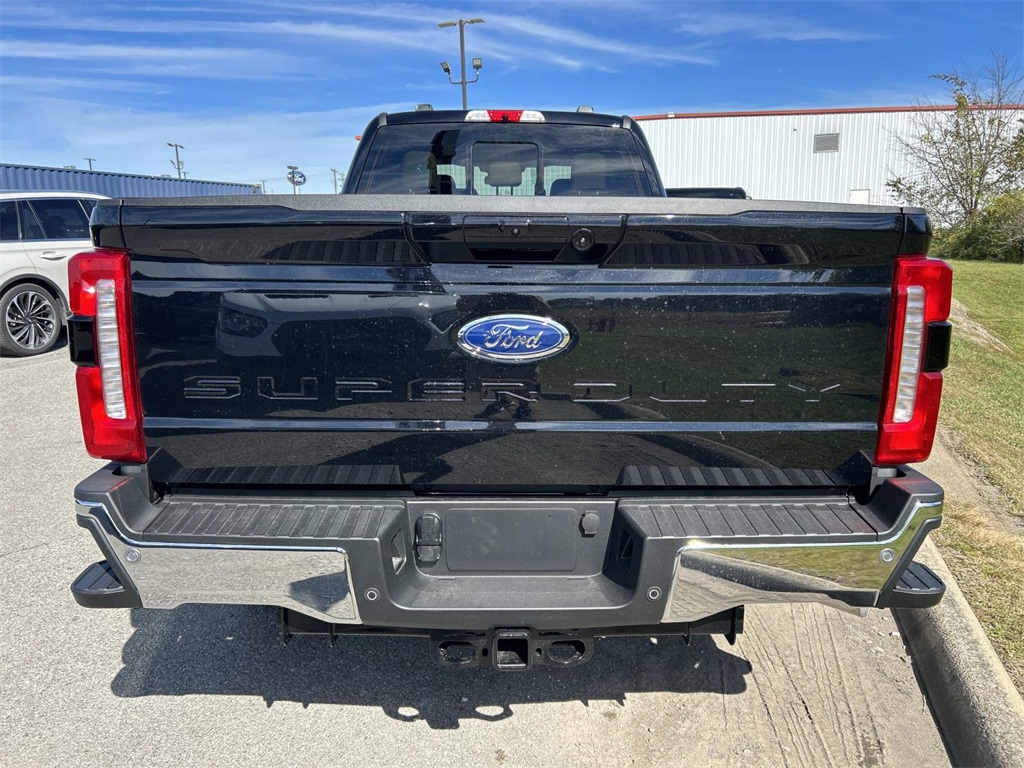 2026 Ford F-350 Lariat photo 3