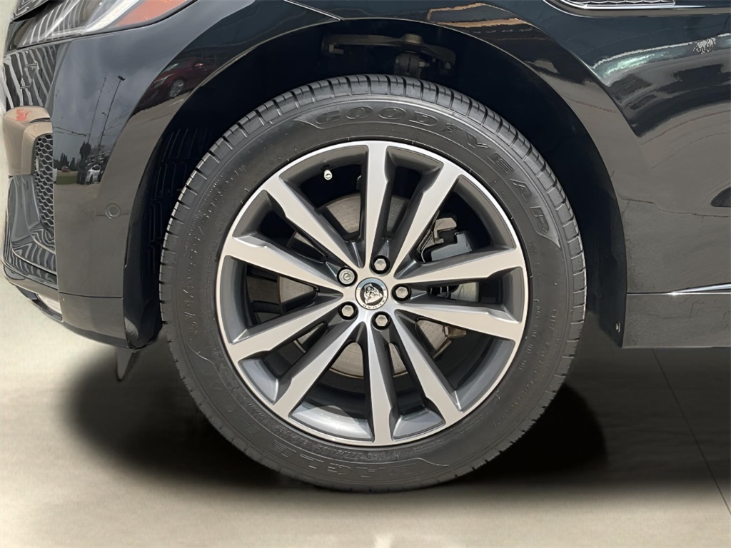 2025 Jaguar F-PACE P250 R-Dynamic S photo 21