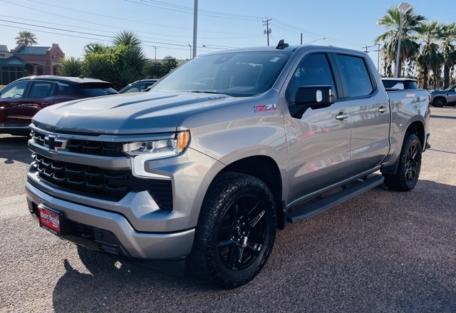 2023 Chevrolet Silverado 1500 RST photo 3