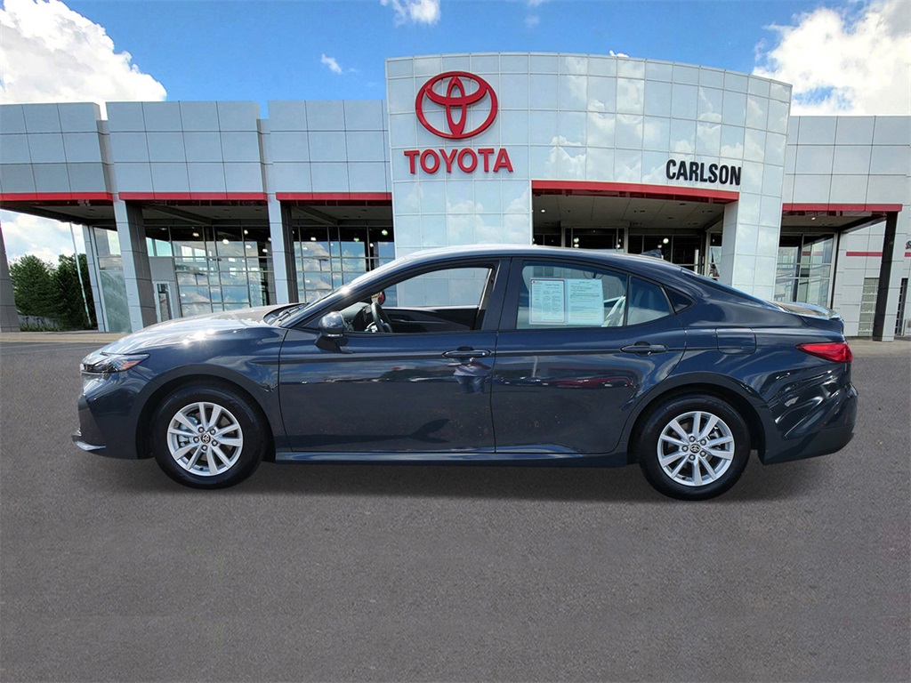 2025 Toyota Camry LE photo 6