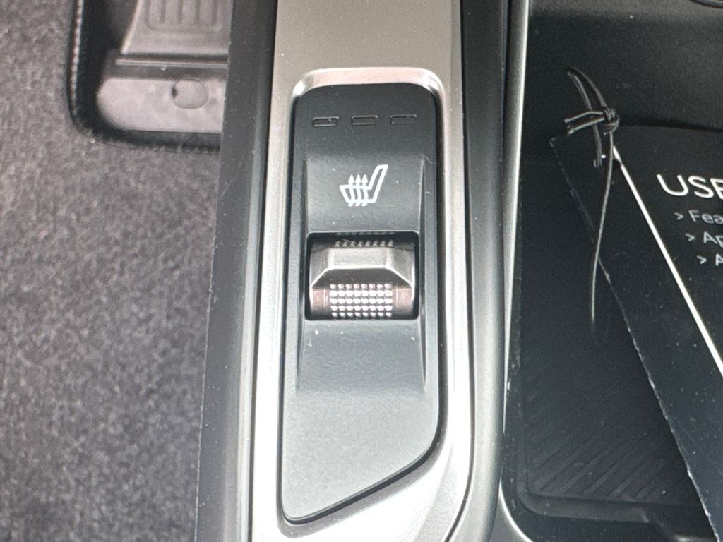 2025 Kia Sorento S photo 26