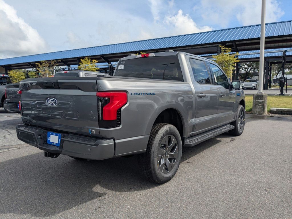 2025 Ford F-150 Lightning photo 3