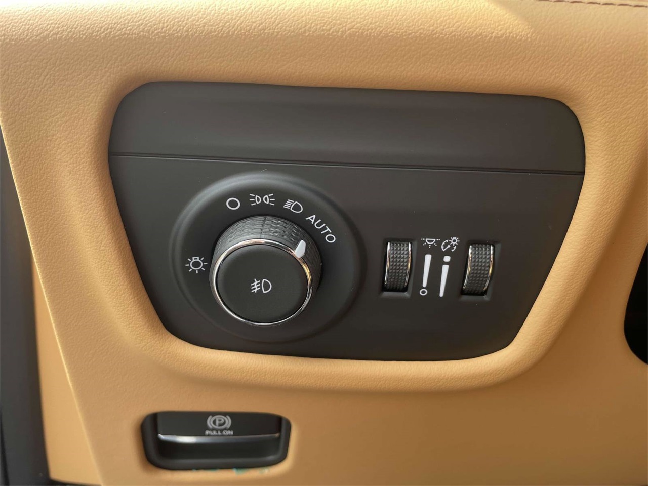2025 Jeep Grand Cherokee Summit Reserve photo 4