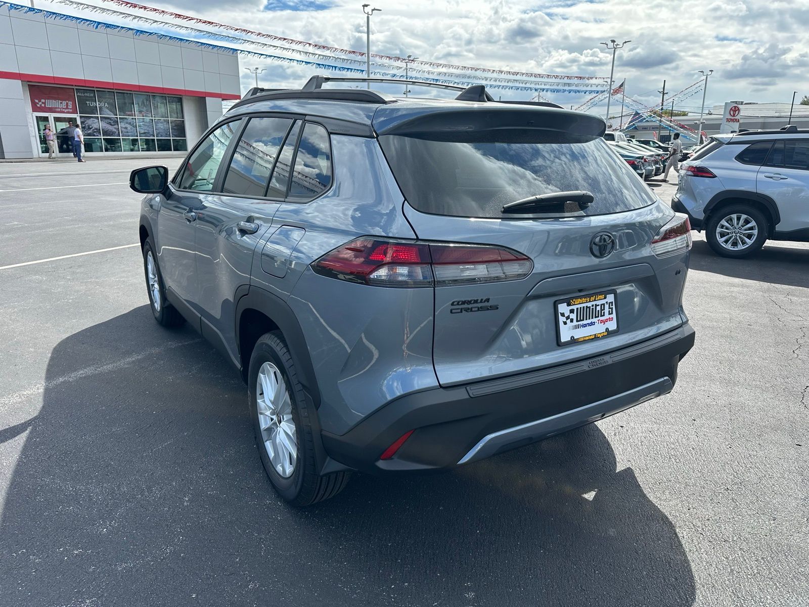 2026 Toyota Corolla Cross LE photo 3