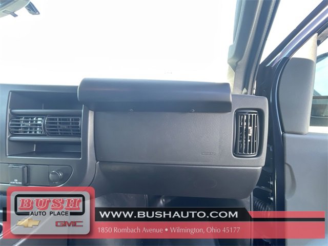 2025 Chevrolet Express Cargo 3500 photo 9