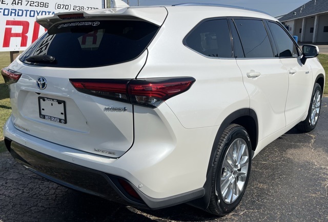 2021 Toyota Highlander Hybrid Limited photo 4