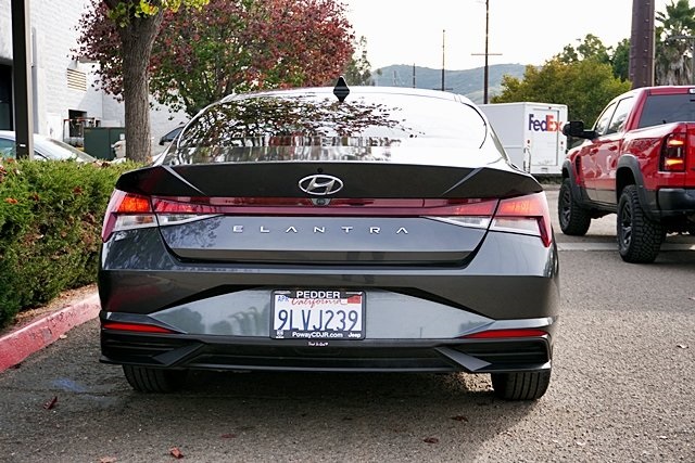 Used 2021 Gray Hyundai SEL image 8