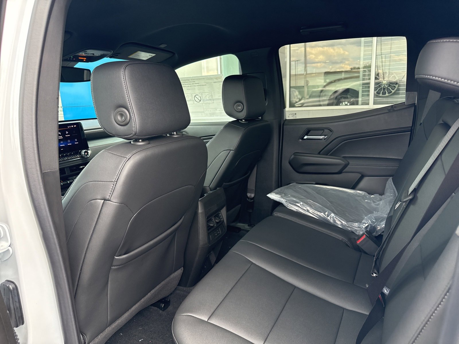 2026 Chevrolet Colorado LT photo 9