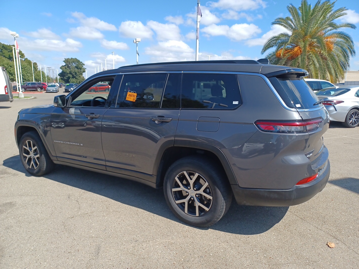 2024 Jeep Grand Cherokee Limited photo 5