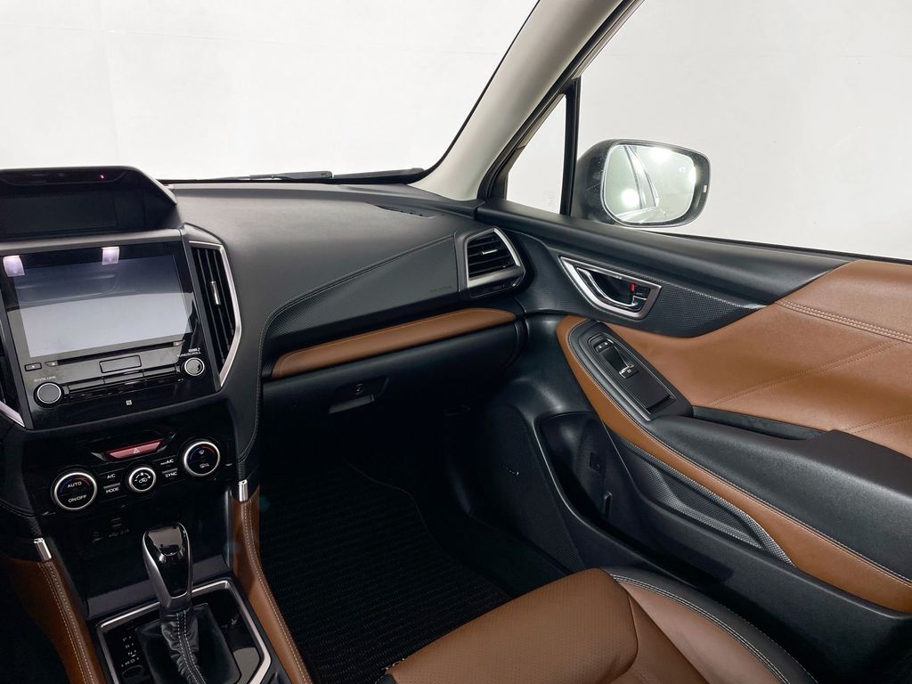 2022 Subaru Forester Touring photo 31