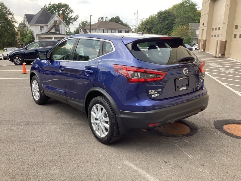 2022 Nissan Rogue Sport S photo 5