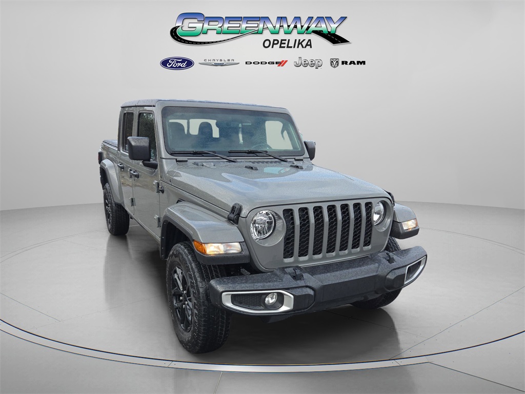 2022 Jeep Gladiator Sport S's photo