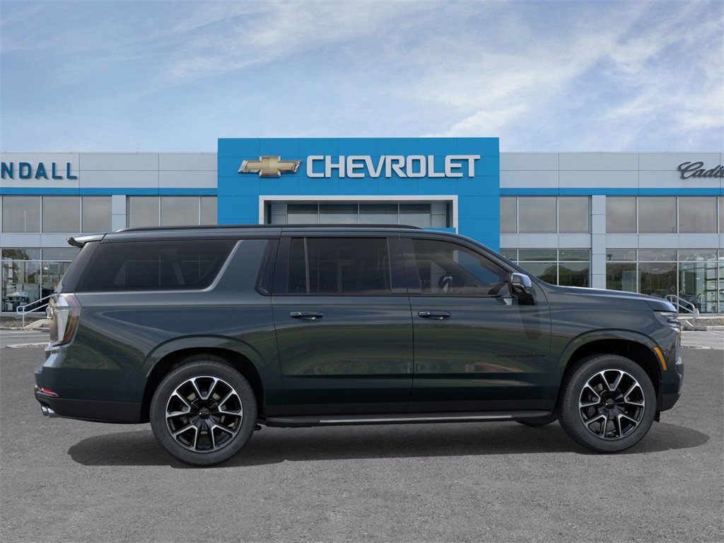 2026 Chevrolet Suburban RST photo 5
