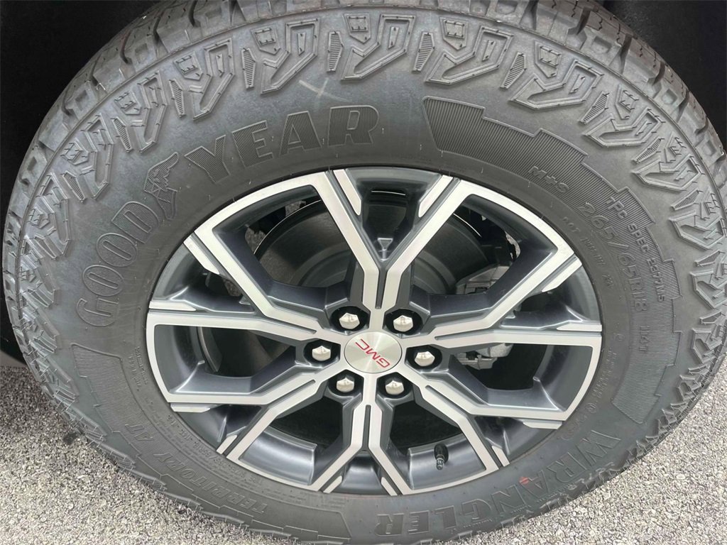 2026 Gmc Acadia AT4 photo 8