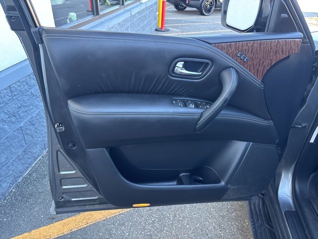 2017 Nissan Armada Platinum photo 5