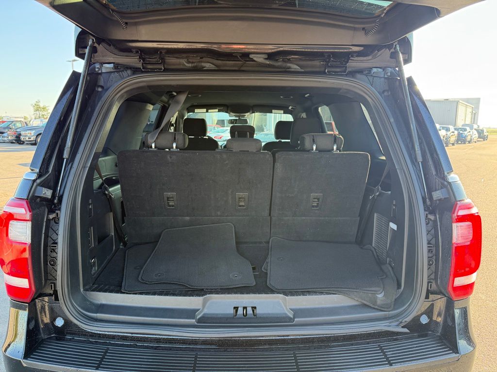 2020 Ford Expedition XLT photo 18