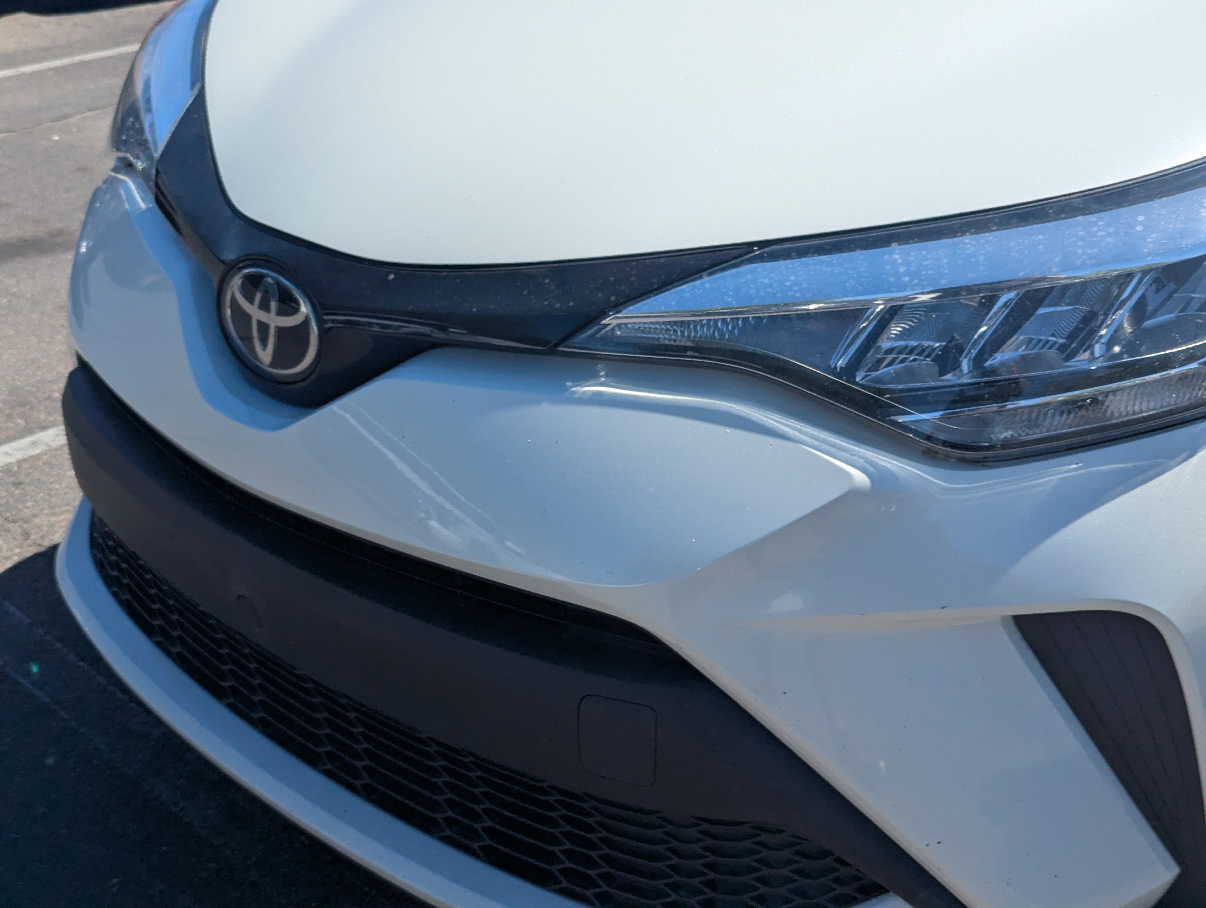2021 Toyota C-HR LE photo 6