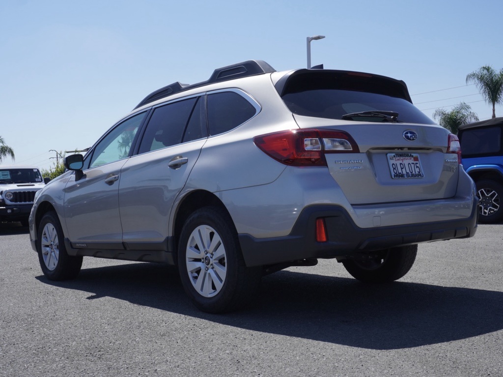 2019 Subaru Outback 2.5i Premium photo 6