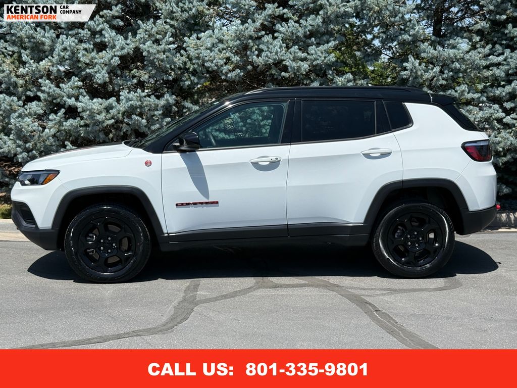 2023 Jeep Compass Trailhawk photo 4