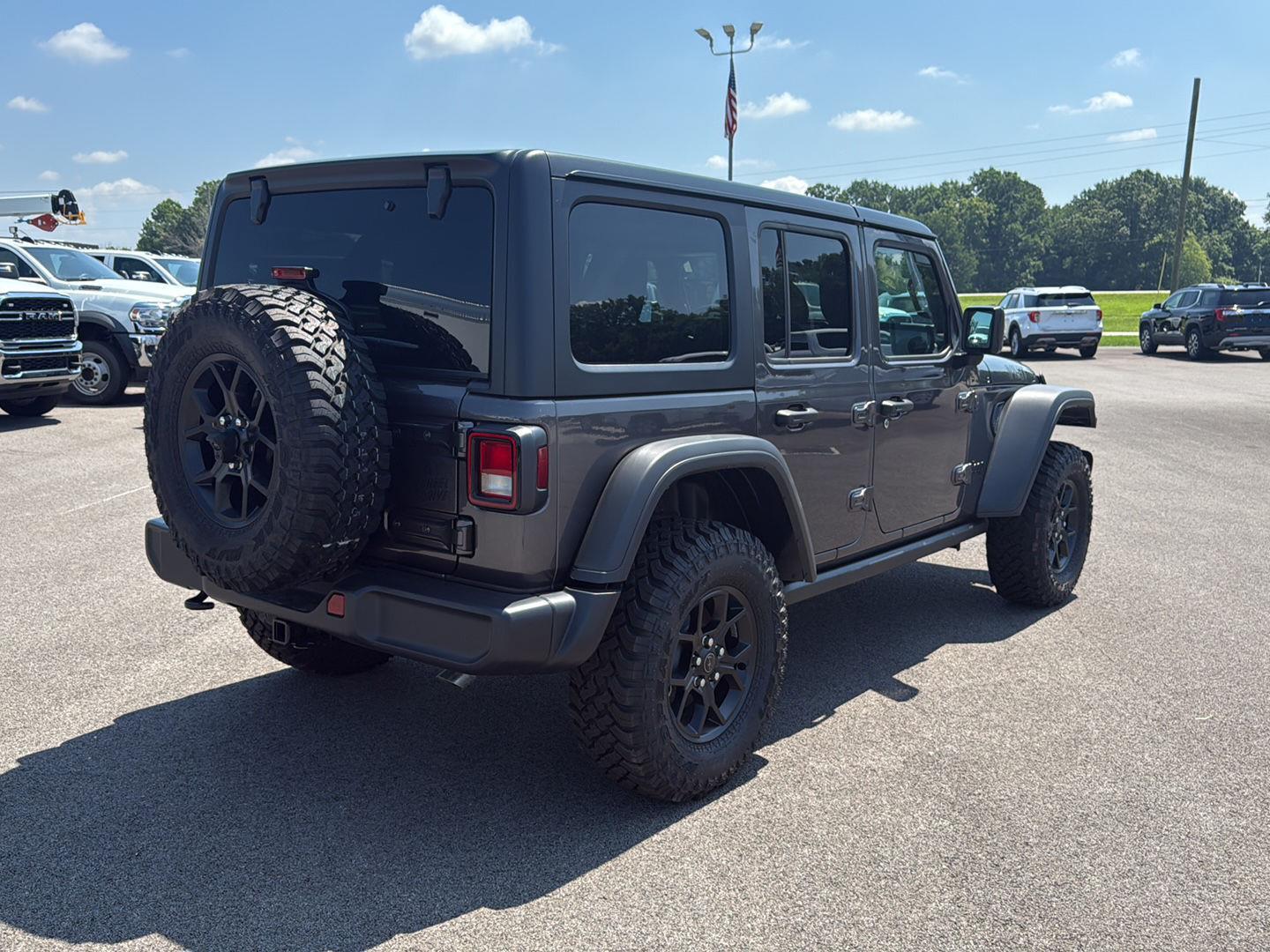2025 Jeep Wrangler Willys photo 13