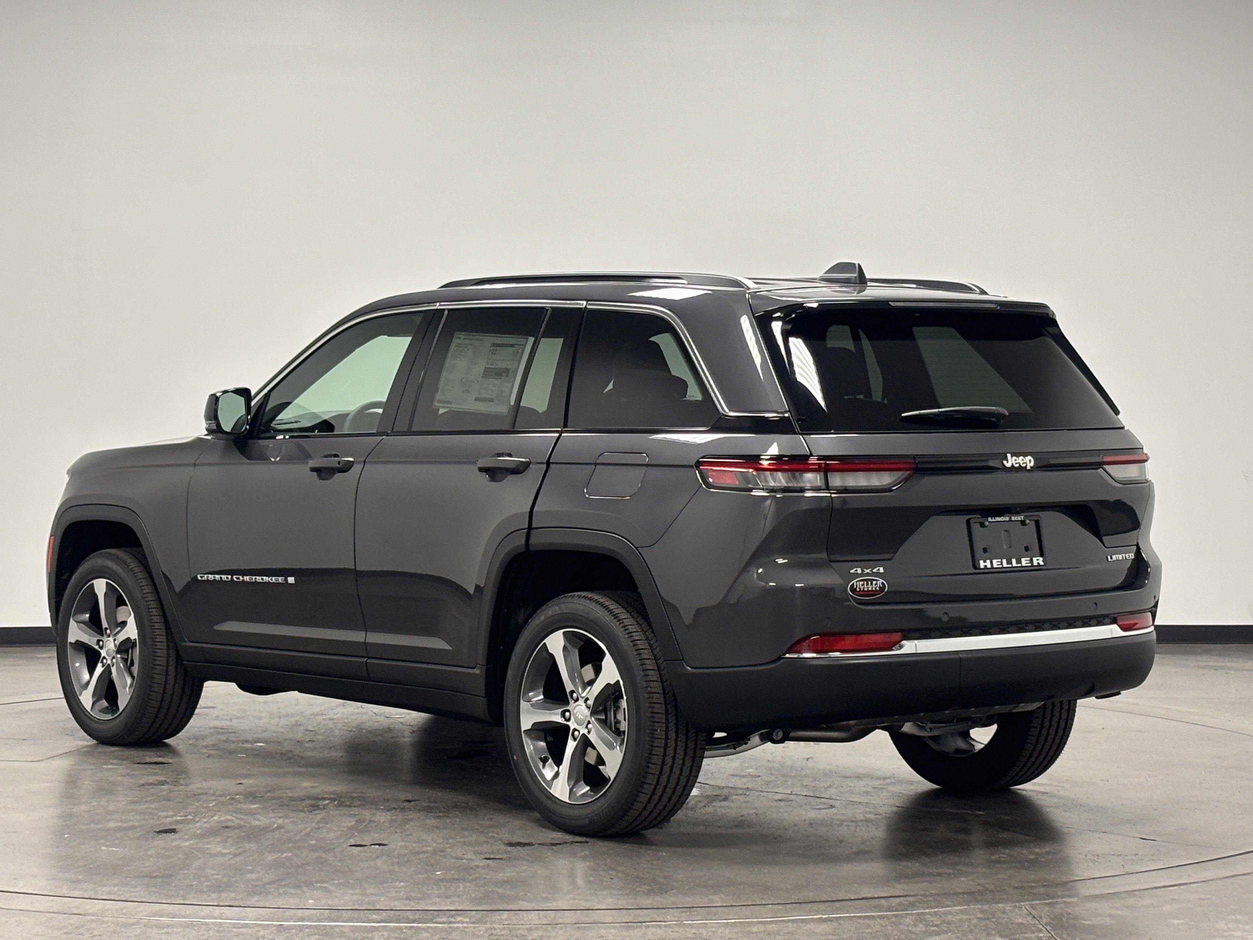 2025 Jeep Grand Cherokee Limited photo 4