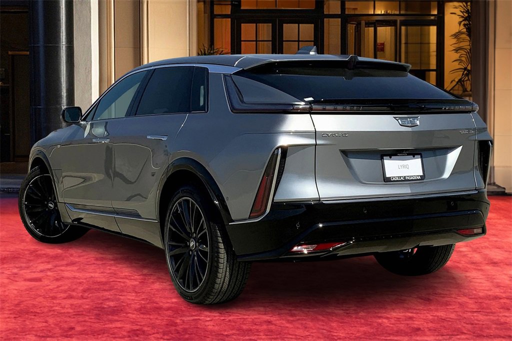 2025 Cadillac Lyriq Luxury photo 4